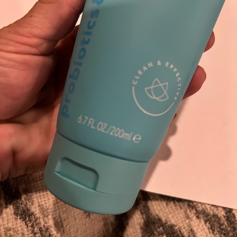 TULA skincare The cult classic facial cleanser - Picture 2 of 4